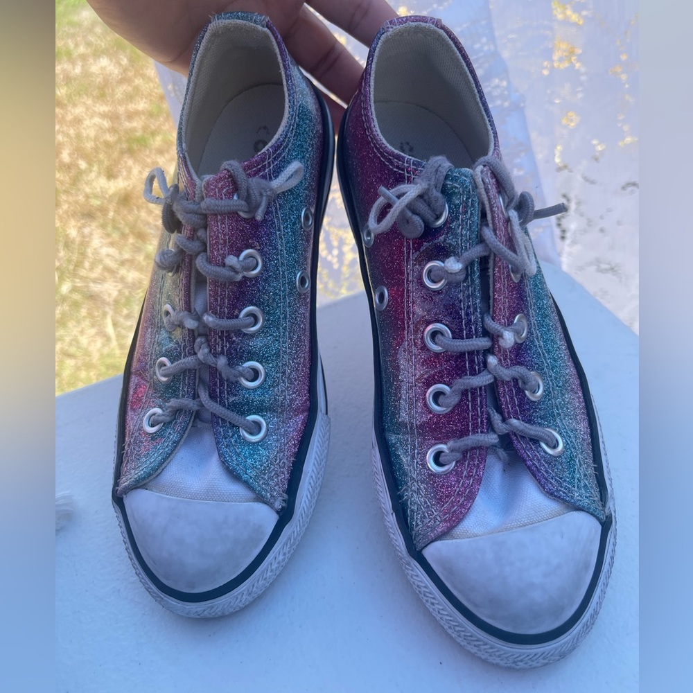 Converse - Picture 2 of 5